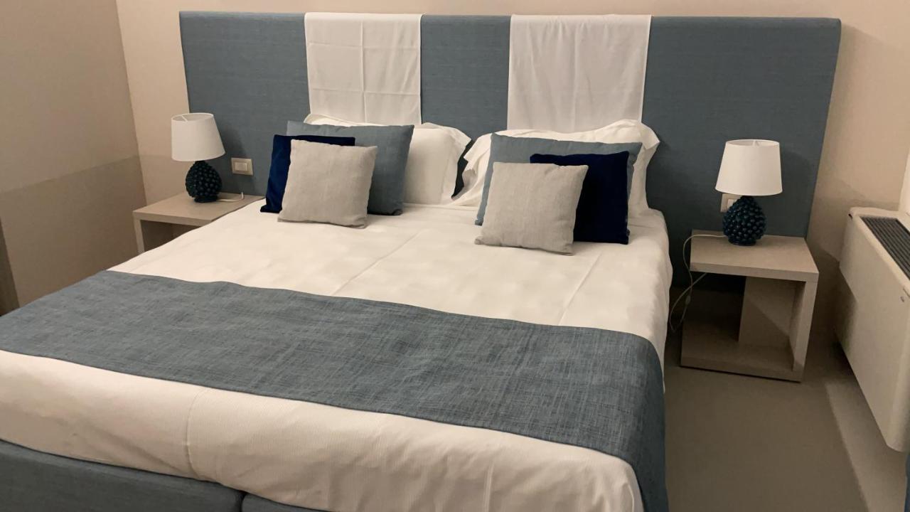 Hercules Suites Noto Bagian luar foto