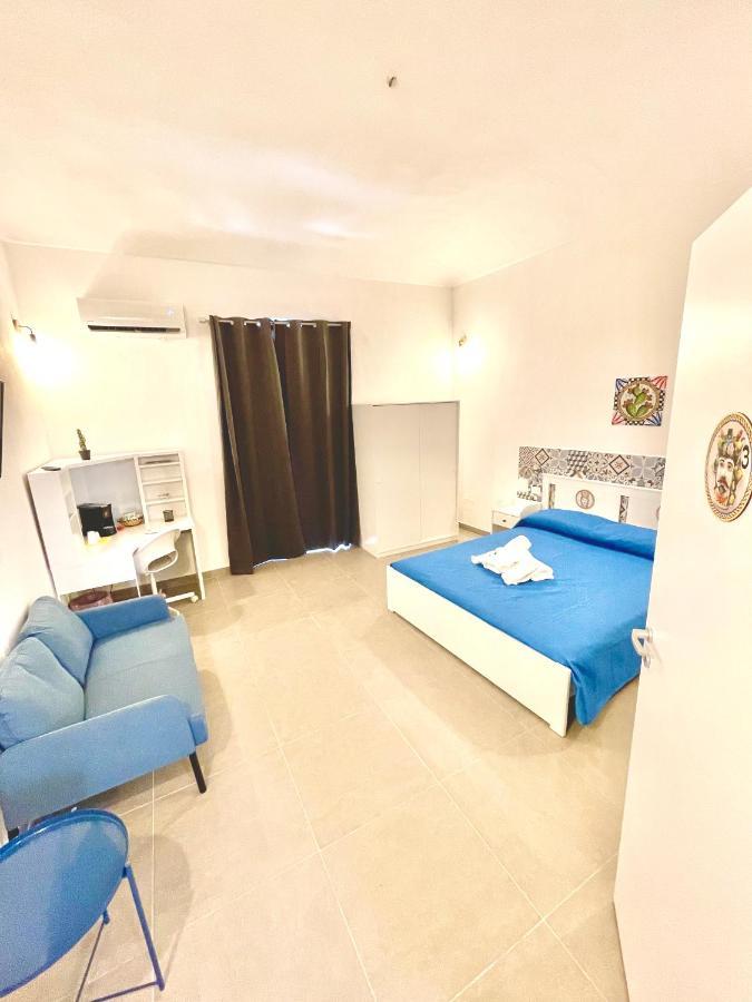 Hercules Suites Noto Bagian luar foto