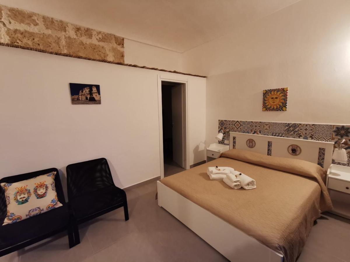 Hercules Suites Noto Bagian luar foto